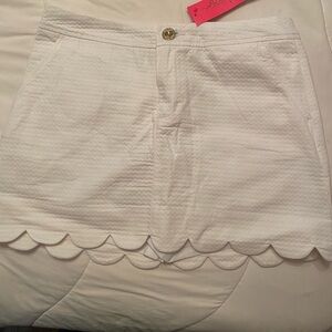 Lilly Pulitzer size 2 white scallop edged skort with tags.